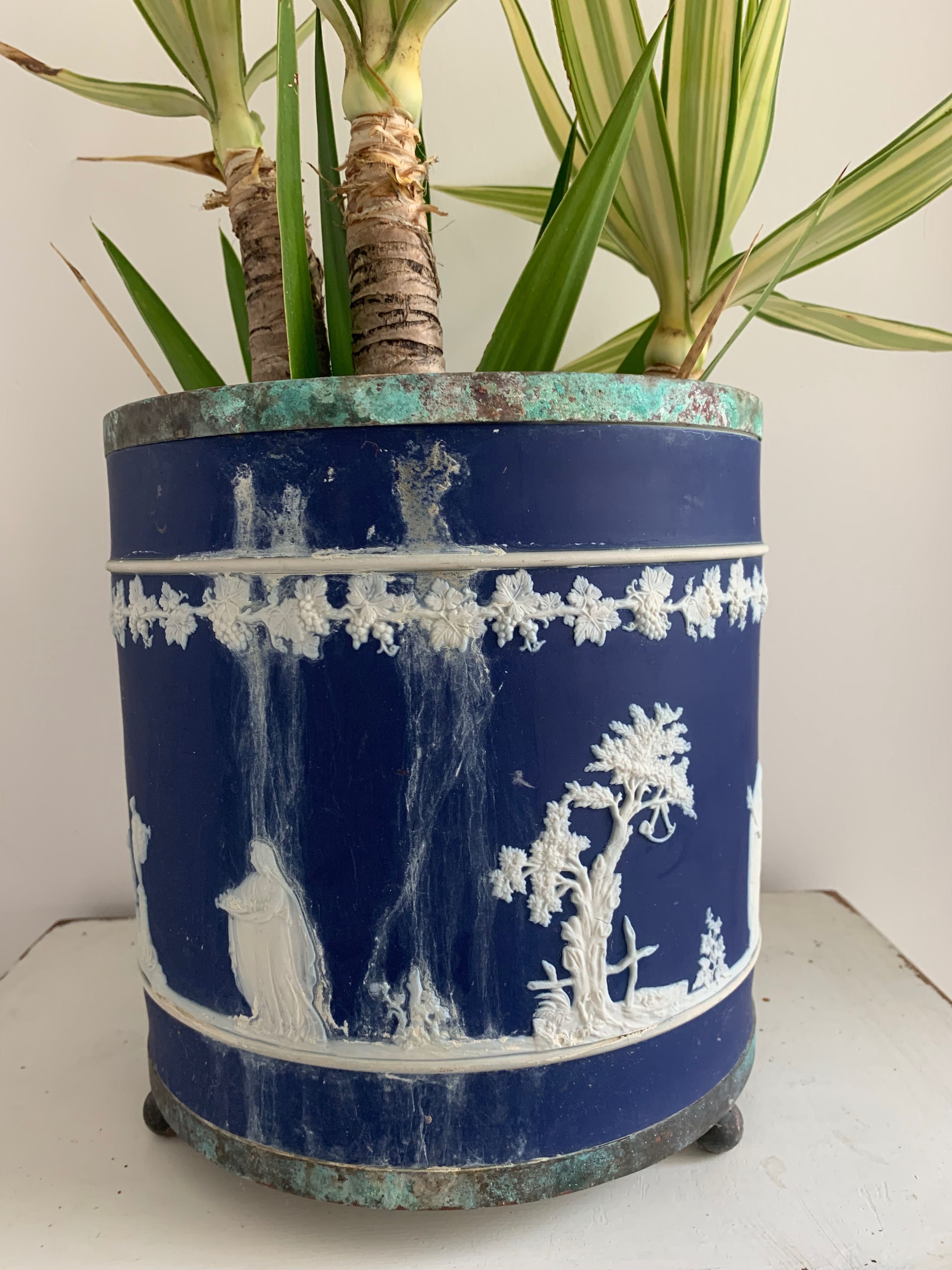Cache pot floreira com planta