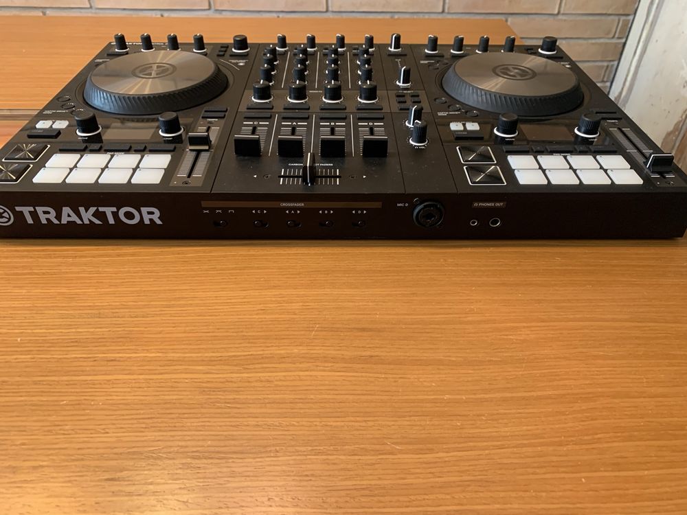 DJ Mixer Traktor S4 Mk3 + Decksaver