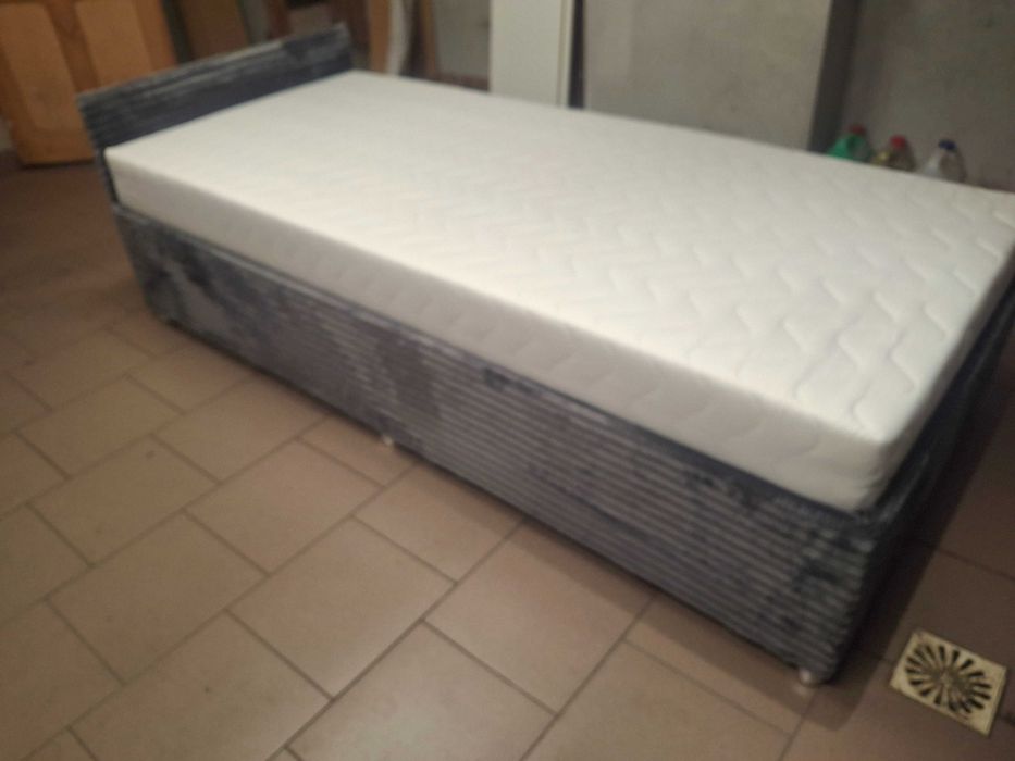 Tapczan z materacem 90/200