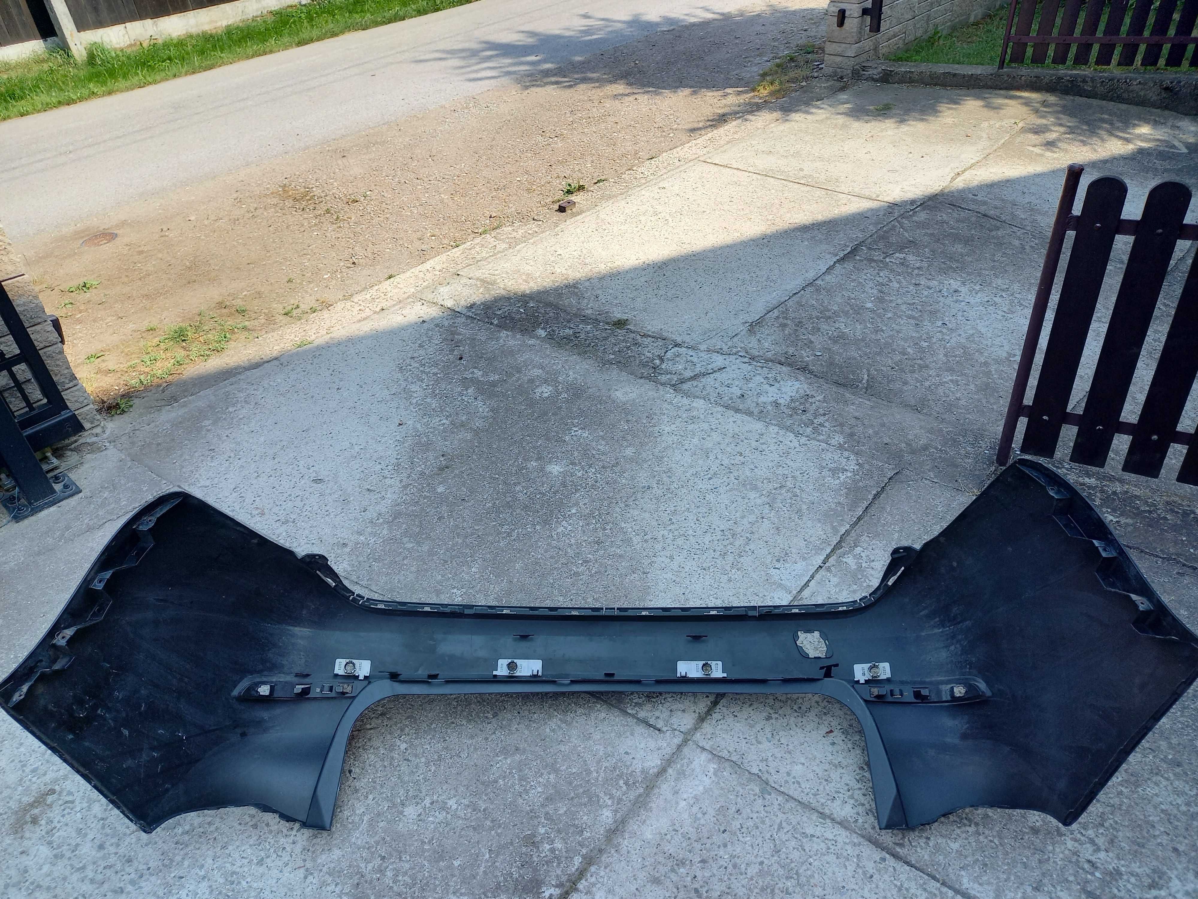 Zderzak fabryczny oryginalny GM uszkodzony lakier Z22C Opel Astra J
