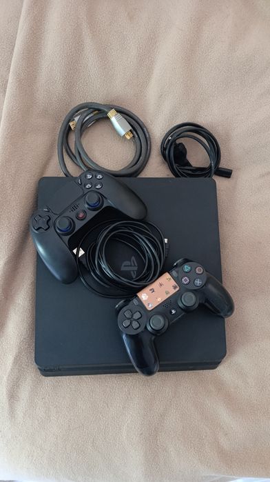PlayStation 4 Slim 1TB
