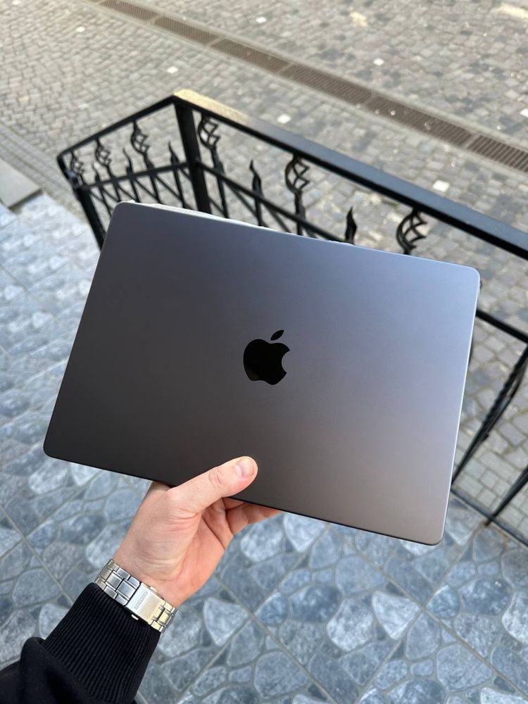 Apple MacBook Pro 14.2" M3 Pro 18ram 512ssd Space Black MRX33 100%акум