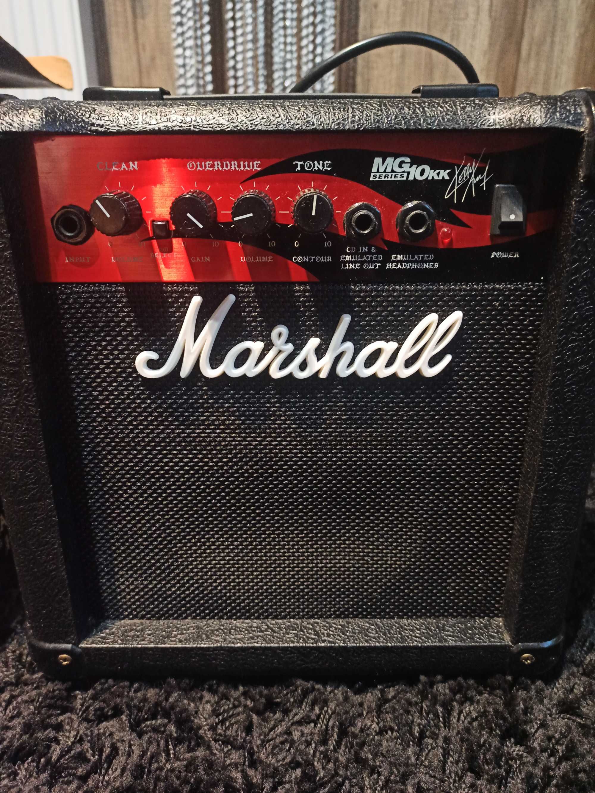 Wzmacniacz gitarowy Marshall MG 10 KK. Sygnatura Kerry King Slayer