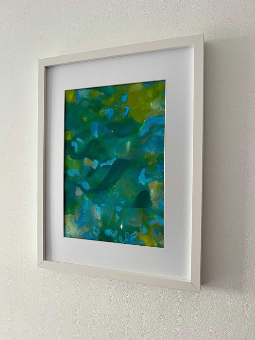 Pintura abstrata em acrílico em tons de azul e verde com moldura 30x40