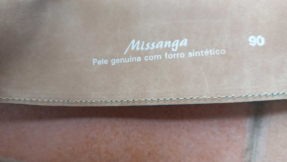 Cinto em pele colorido