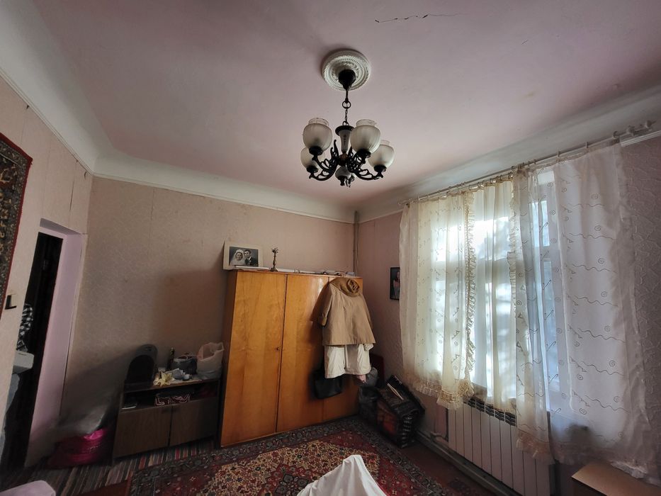 Продам трёхкомнатную  квартиру.Сталинка.АГО.