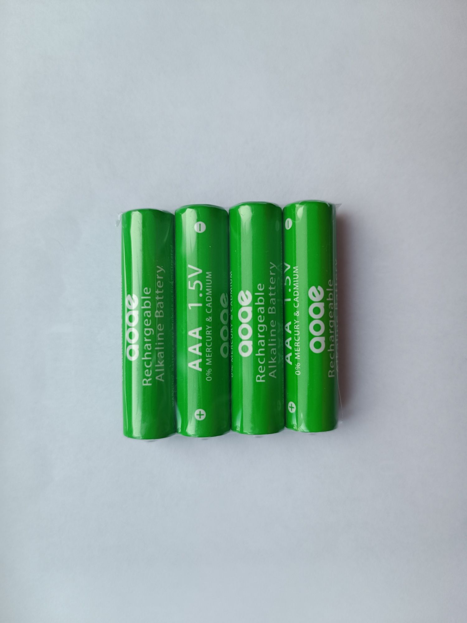 4 акумуляторні батарейки ААА 1.5 + батарейки Duracell AAA 1.5V LR03
