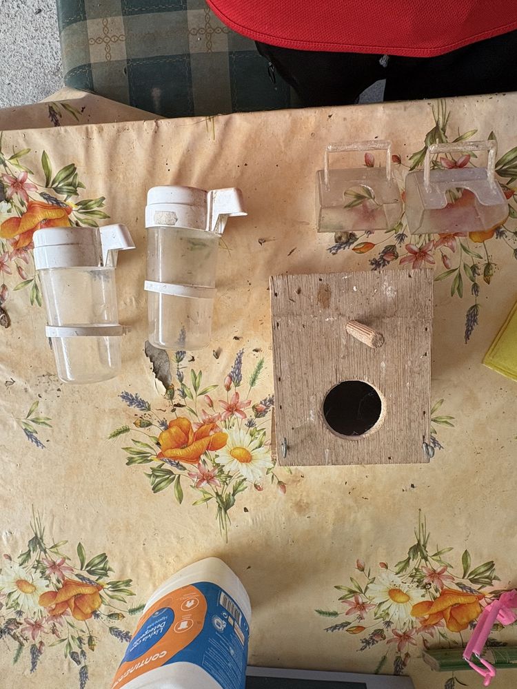Vendo gaiolas para pássaros
