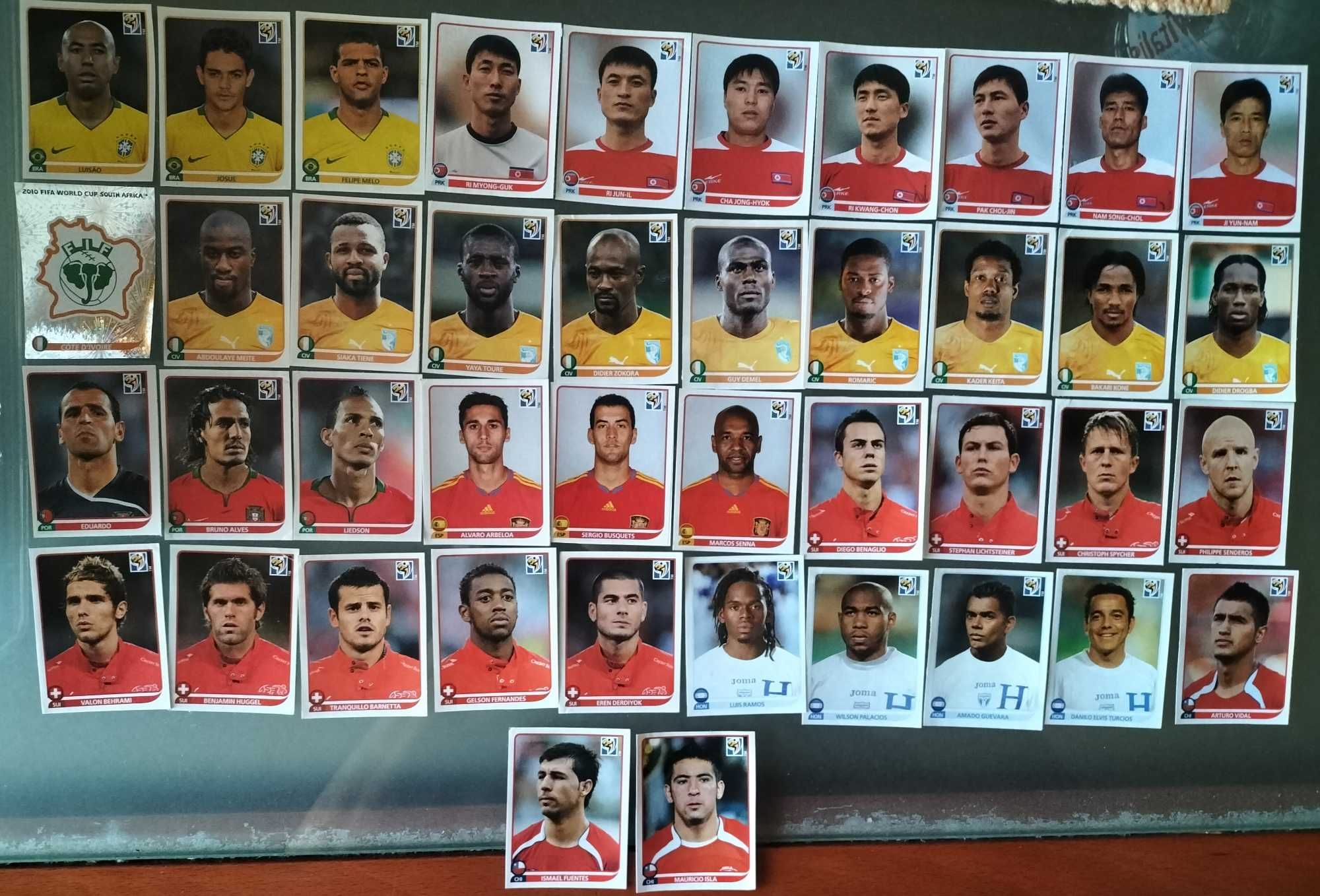 Lote de cromos recuperados "Mundial 2010" (lista na última foto)