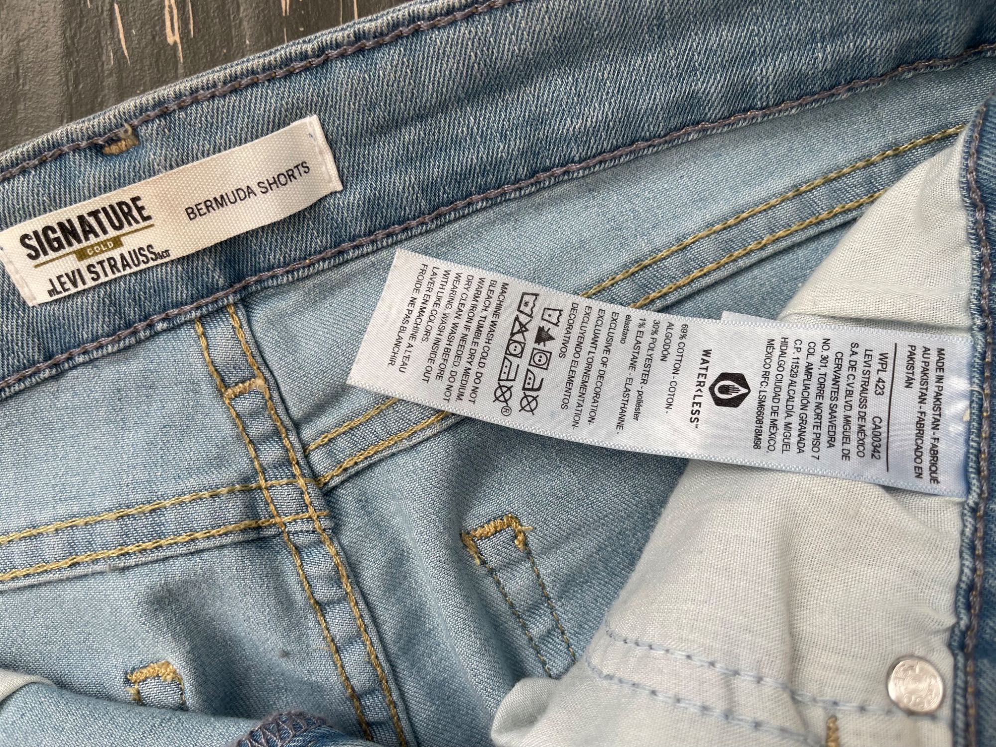 Levi's original. шорты бермуды до колена р s