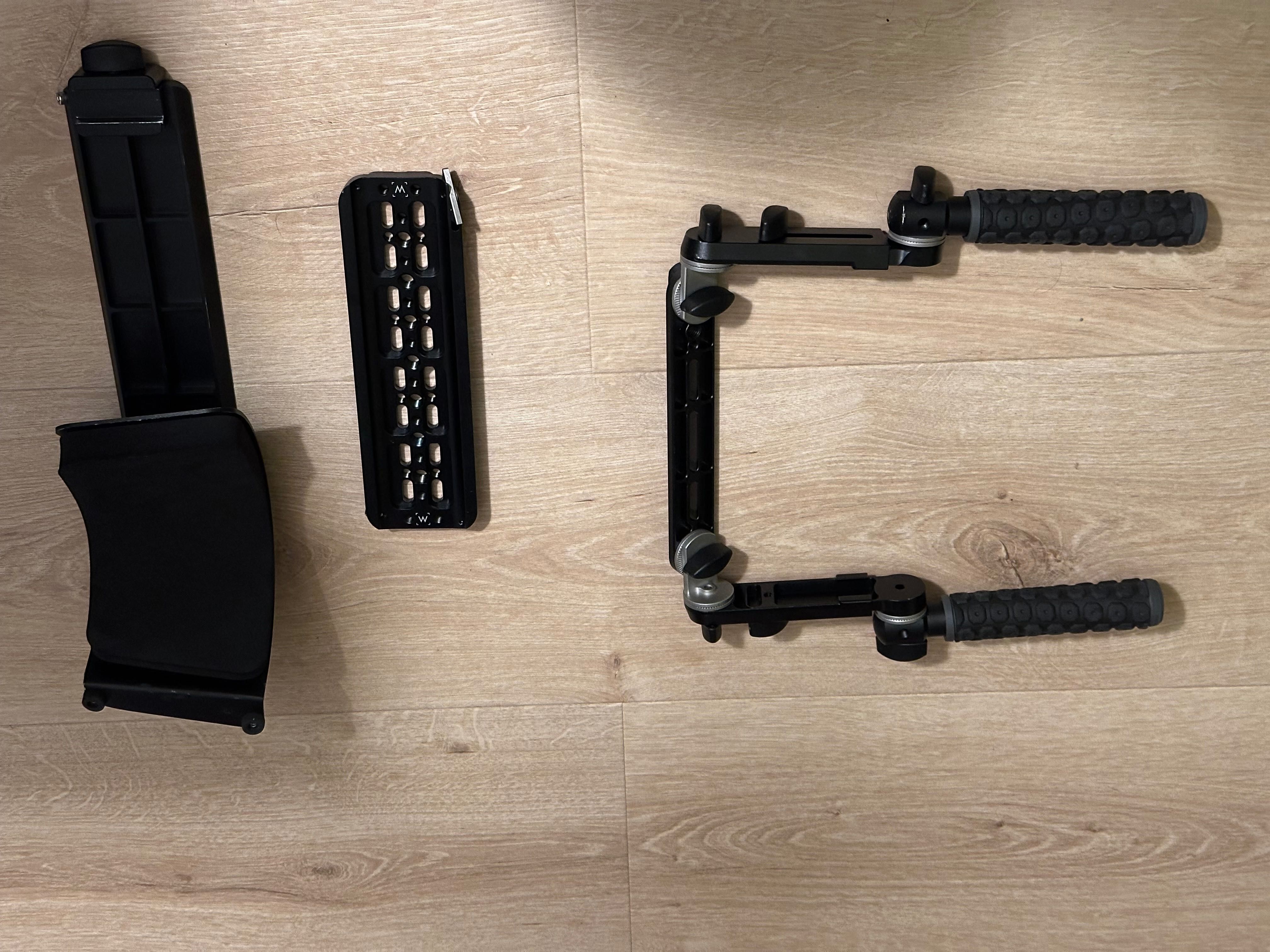 Wooden camera shoulder rig