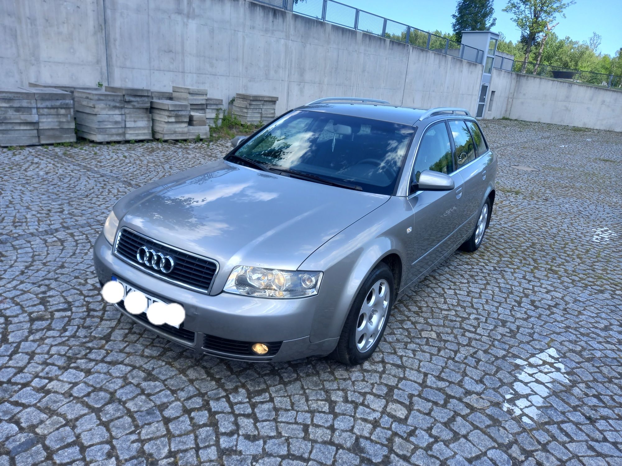 Audi a4 1,6 benzyna klimatronic 2 strefy stan bdb