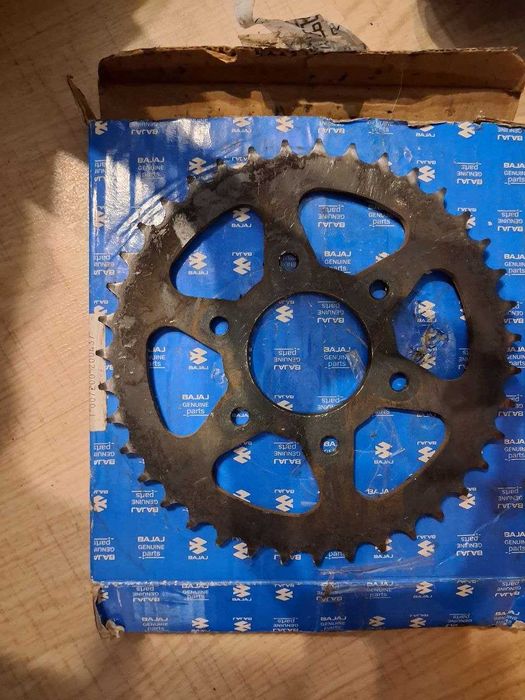 задні зірка на 
 Bajaj Pulsar NS200