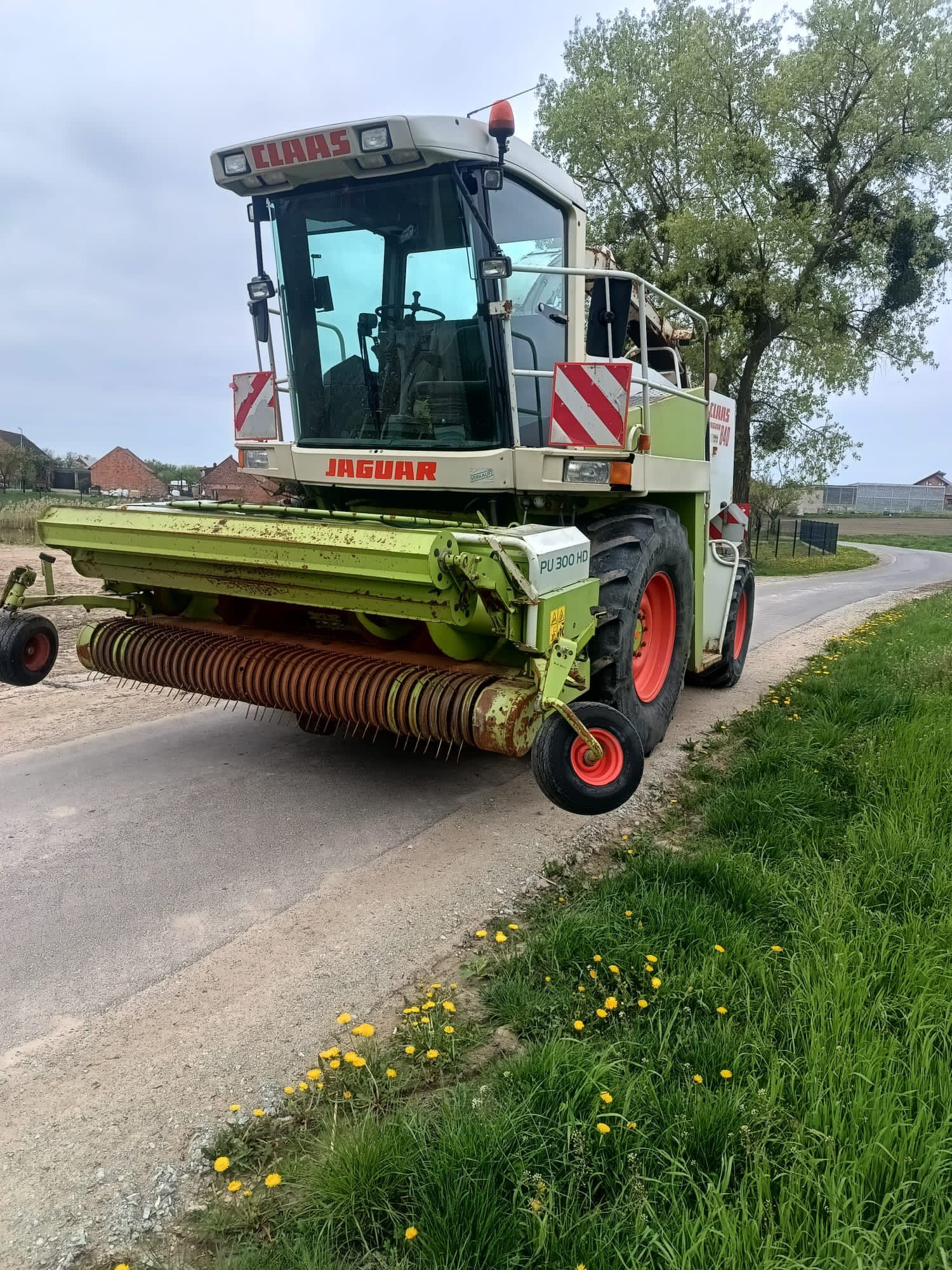 Claas Jaguar 840 z przystawką super stan sieczkarnia