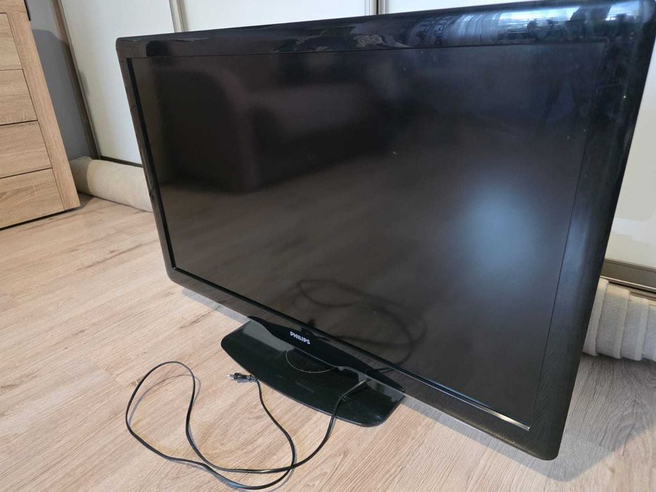 Telewizor TV LCD Philips 42" cale cali model: 42PFL5405H/12 czarny
