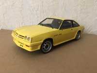 Model Revell Opel Manta B 1/18.