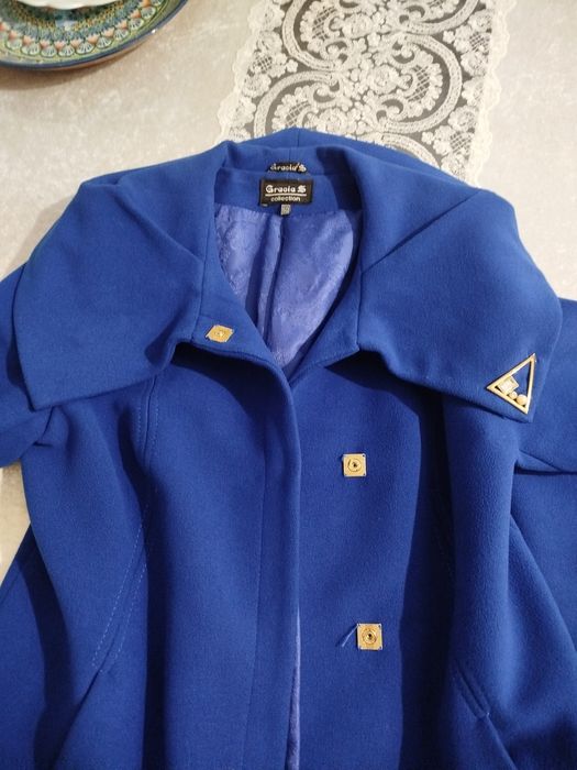 Пальто осіннє жіноче,темно синього кольору