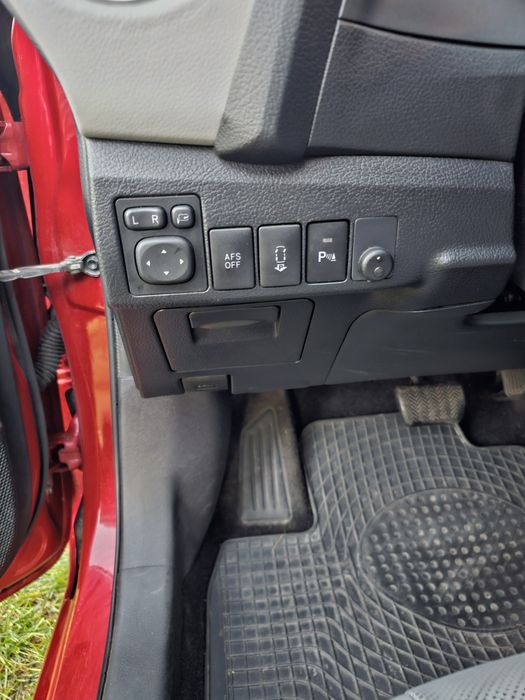 Toyota auris full opcja salonu polska
