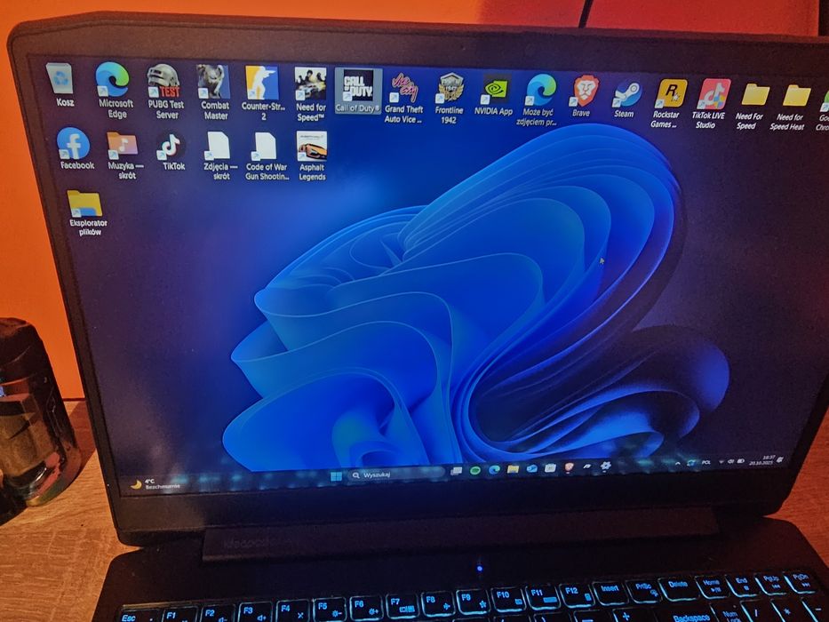 Witam sprzedam  laptopa