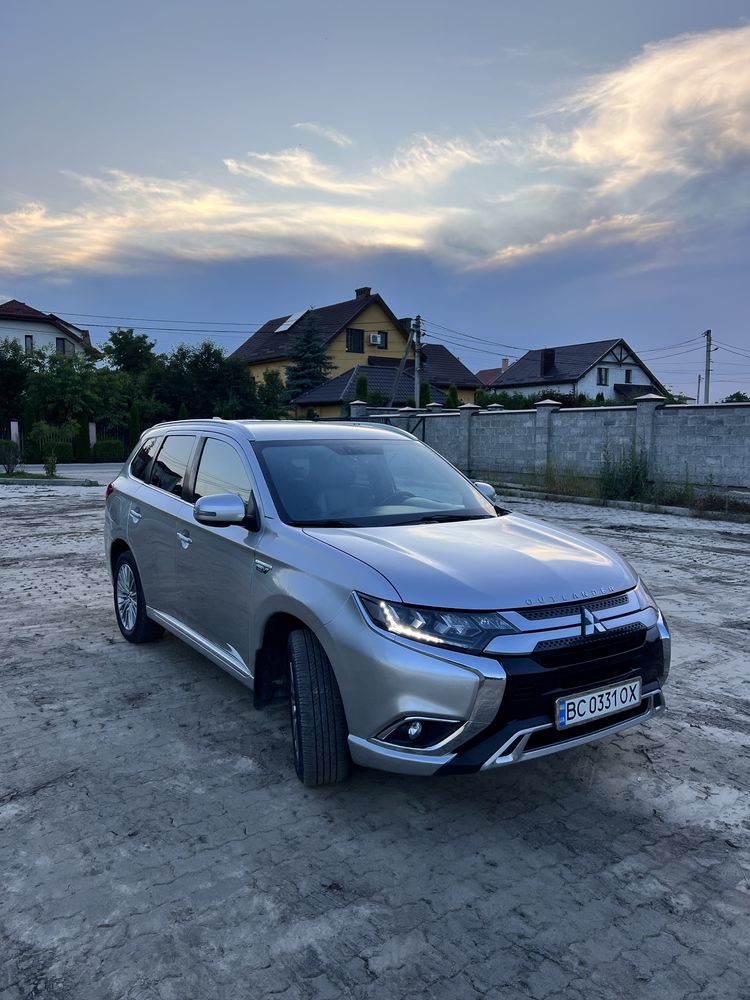 Mitsubishi outlander phev 2019 SEL 2.0