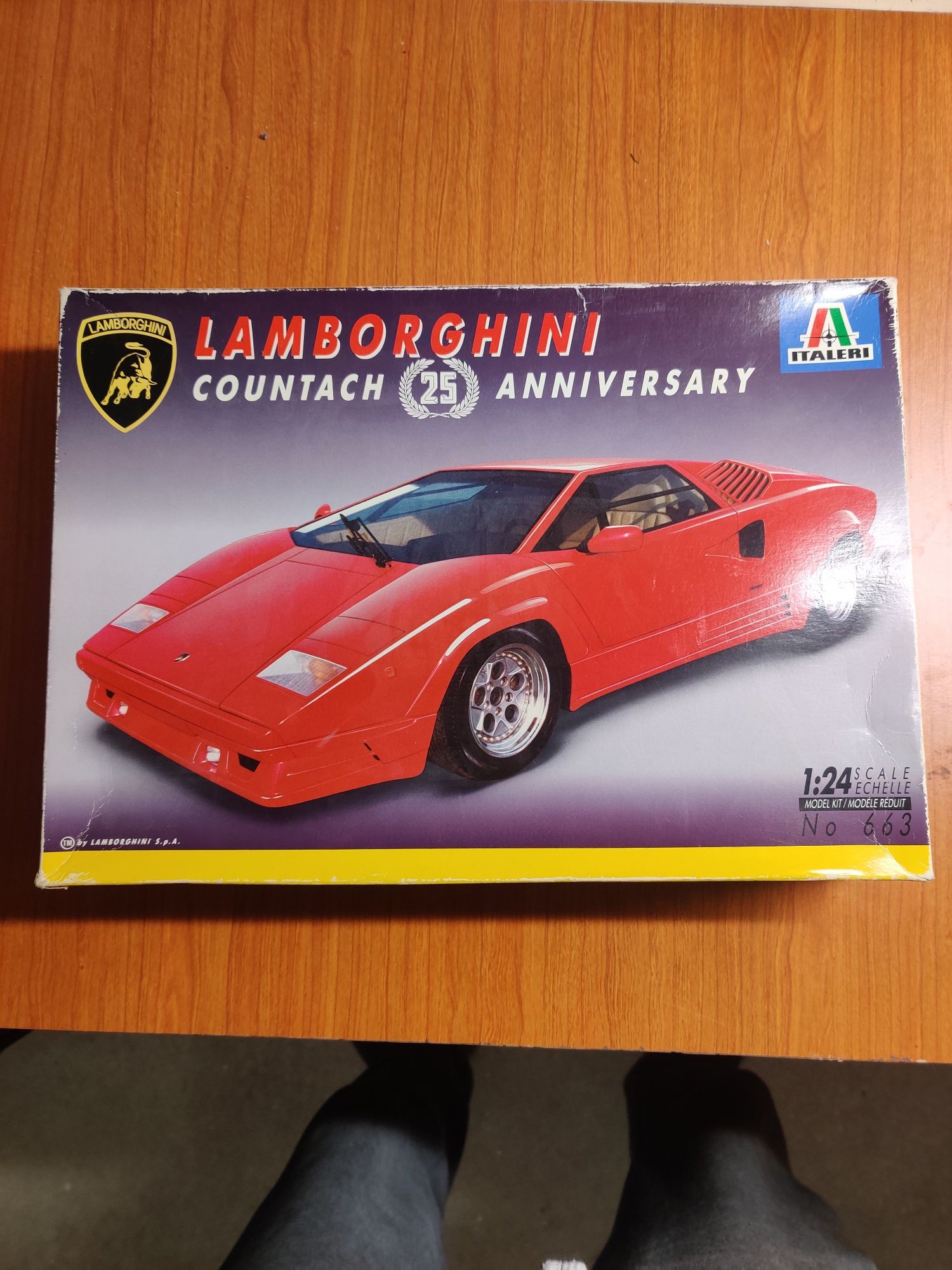 Italeri 663 Lamborghini Countach 25 anniversary