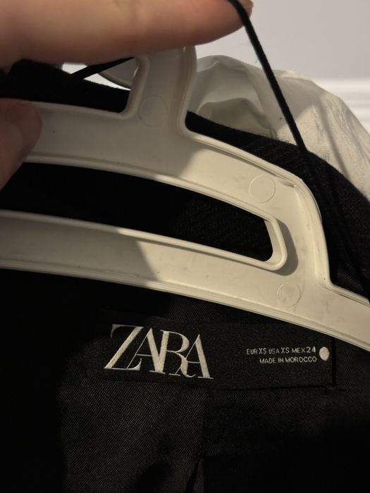 Чорне пальто zara xs manteco