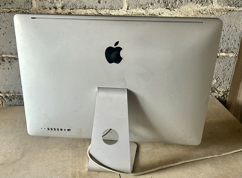 Ekran komputerowy Apple A1312