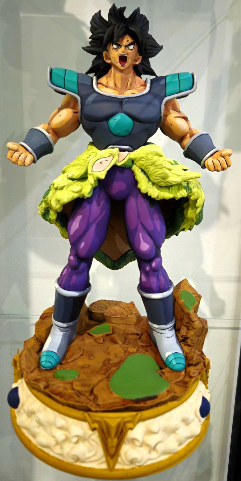 Broly em Resina Figura anime Dragon ball Z Super