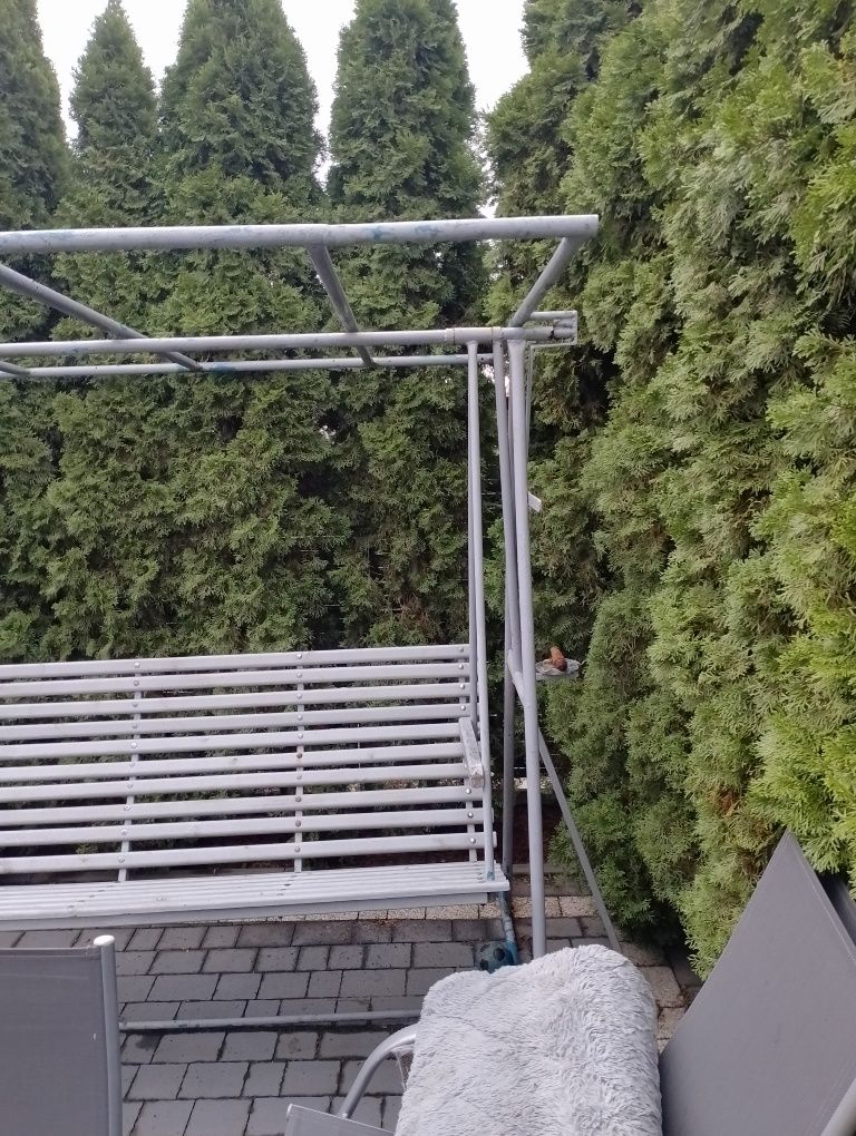 Huśtawka ogrodowa duża.