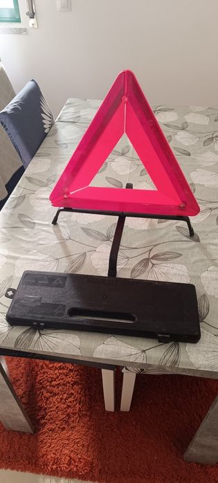 Triângulo de sinalização automóvel