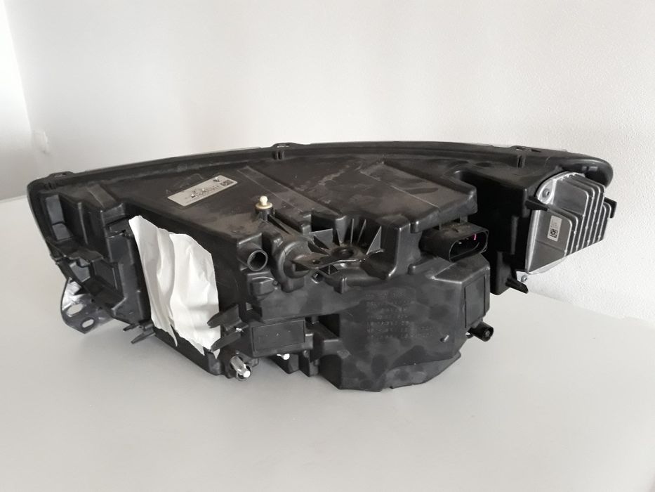 Farol e guardalamas Volvo XC40 2020