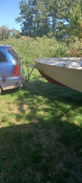 Лодка "Прогрес 4" з мотором Віхрь 30 та пристроями для транспортування