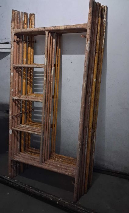 4 Andaimes completos