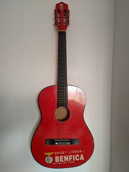 Guitarra Benfica + cordas novas