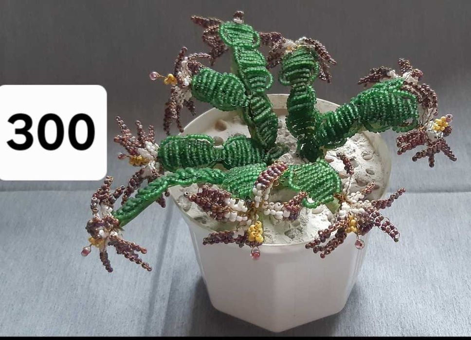 Вироби з бісеру папуга квіти