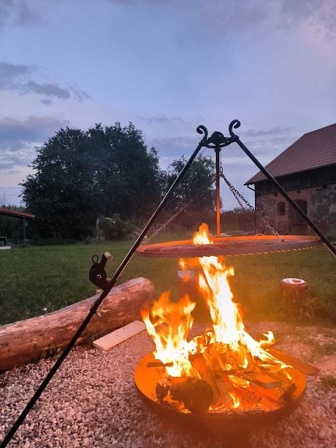 Leśniczówka Piłakno, Mazury, dom stodoła w lesie nad jeziorem