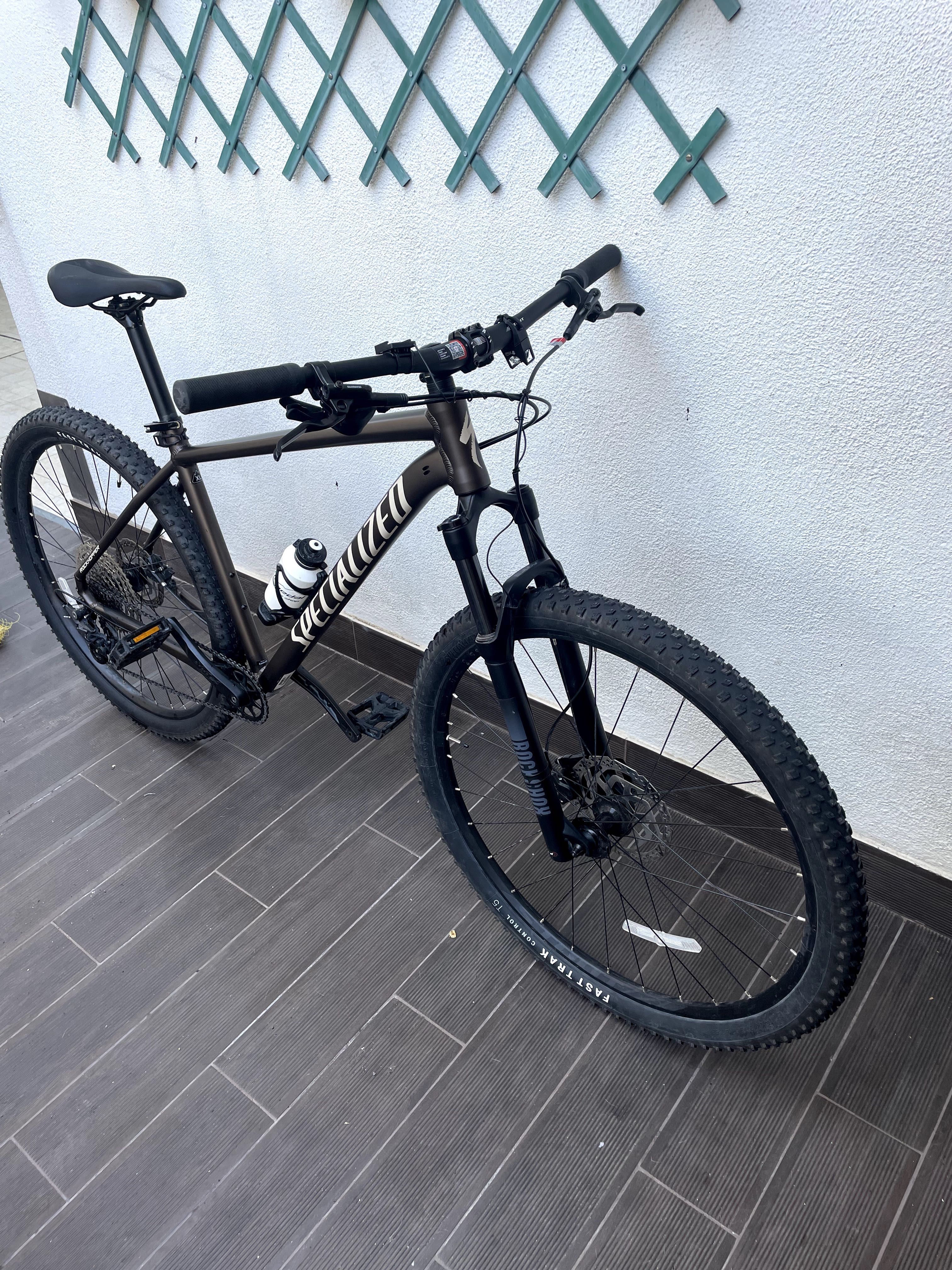 Bicicleta - Specialized Rockhopper Elite 29