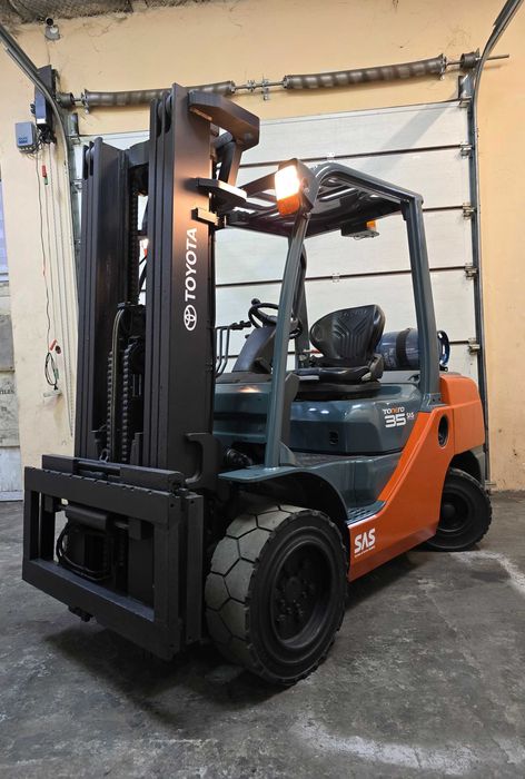 Навантажувач вилковий, газовий Toyota 02-8FGJF35/ 3,5 тонн на 4,3 м