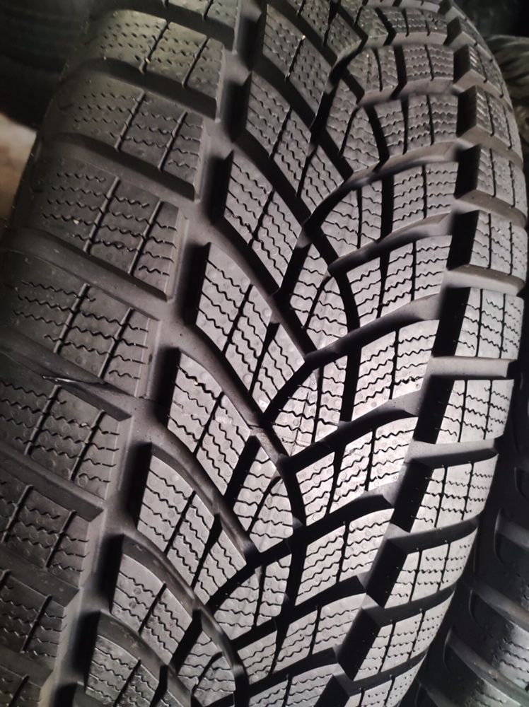 215/60/16 R16 Goodyear Ultra Grip Perfomance GEN1 4шт зима