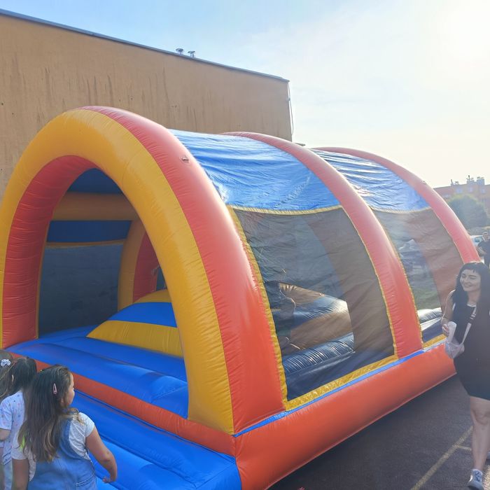 Sprzedam dmuchany zamek plac zabaw