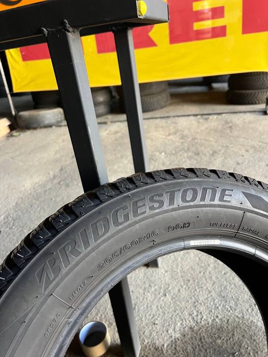 Шини 205/60 r16 96H Bridgestone Blizzak LM001 2020рік (325)