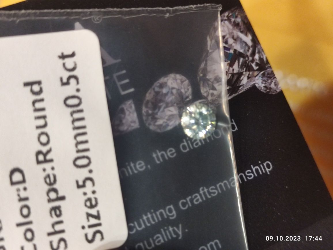 Продам мусаніти - штучні діаманти. В наявності більше 20штук.
Розмір 5