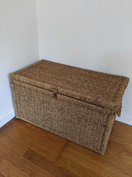 Baú de rattan entrançado