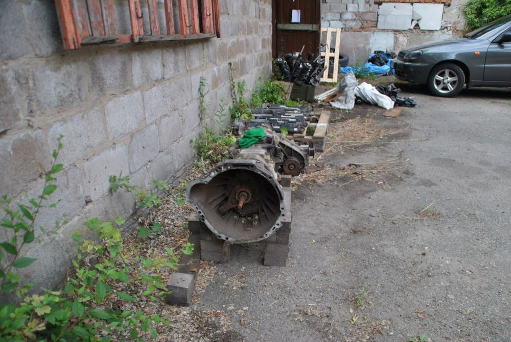 МКПП+Раздатка 2.5 TDI. Nissan Navara D22