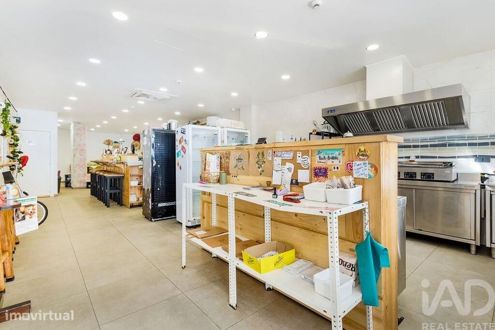 Loja / Estabelecimento Comercial T2 em São Gonçalo De Lagos de 147,00