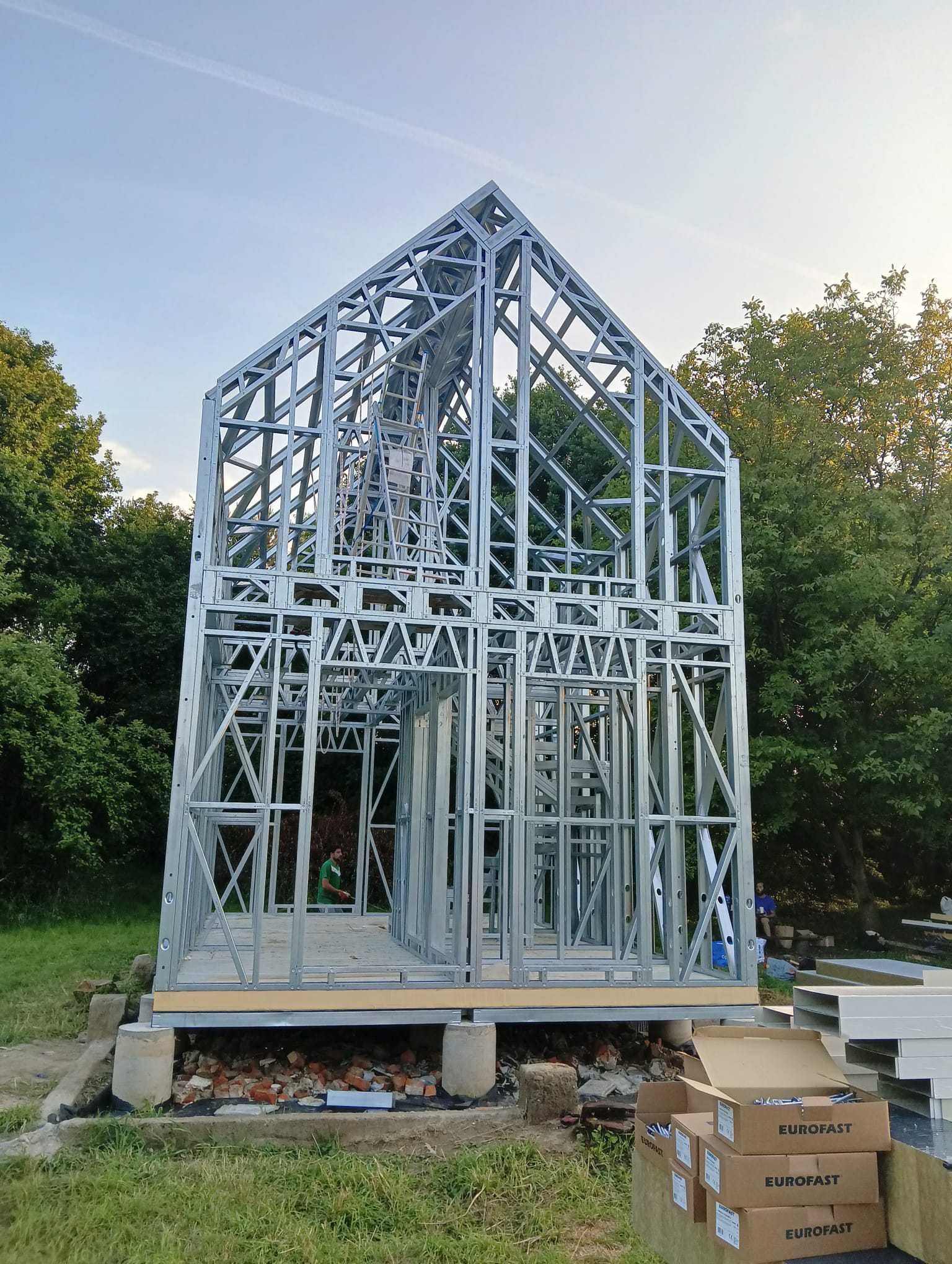 Domek 35m2 na zgłoszenie, konstrukcja stalowa