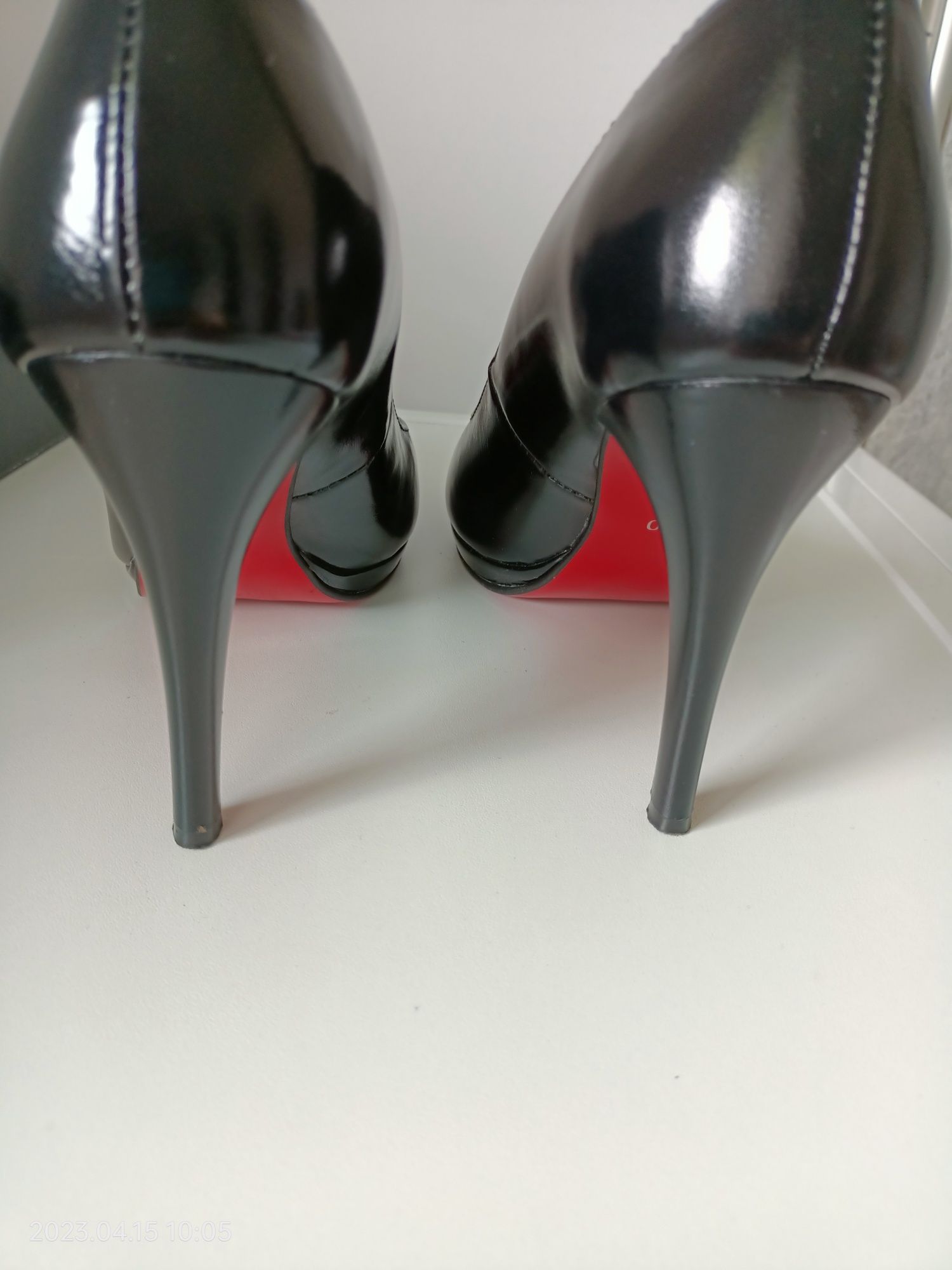 Czółenka, buty na szpilce r40