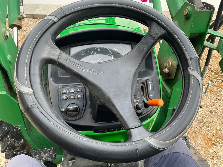 Tractore John deere 3038 E