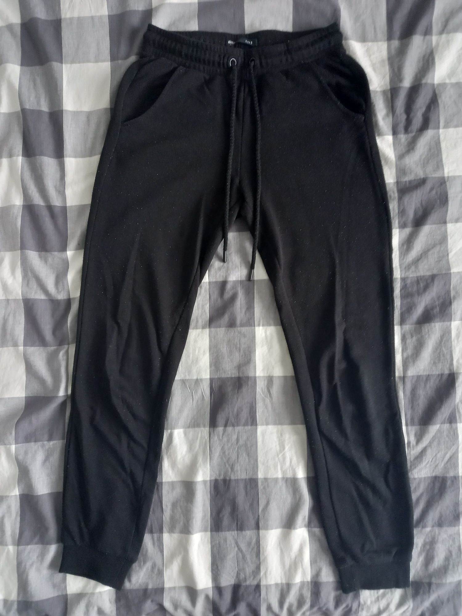 Spodnie joggery, dresy czarne