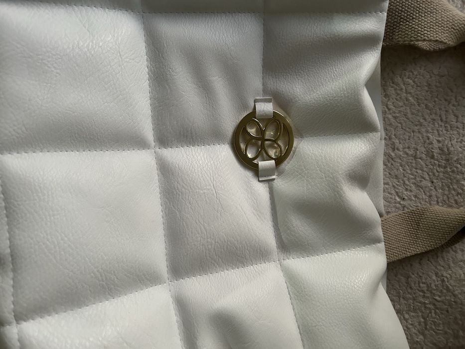 Biała skórzana włoska torebka shopper Cassi